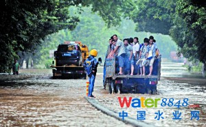 半小時積水 超姚明身高