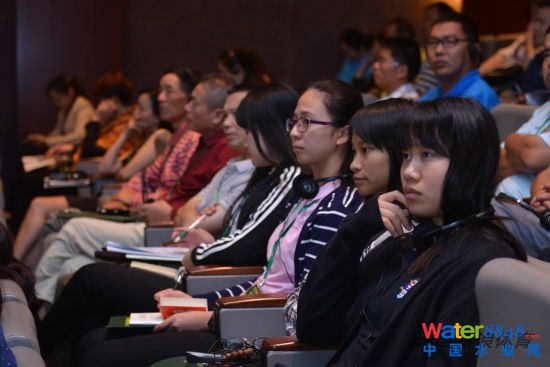 論壇吸引了高爾夫?qū)I(yè)學(xué)生參與 論壇吸引了高爾夫?qū)I(yè)學(xué)生參與